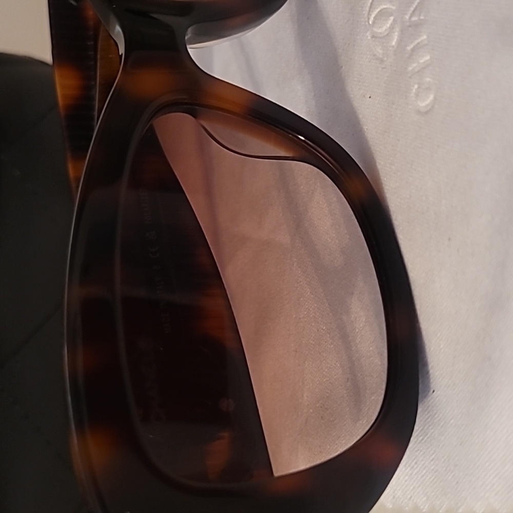 CHANEL Tortoise Shell Sunglasses with Brown Gradient Lenses - Picture 2 of 8